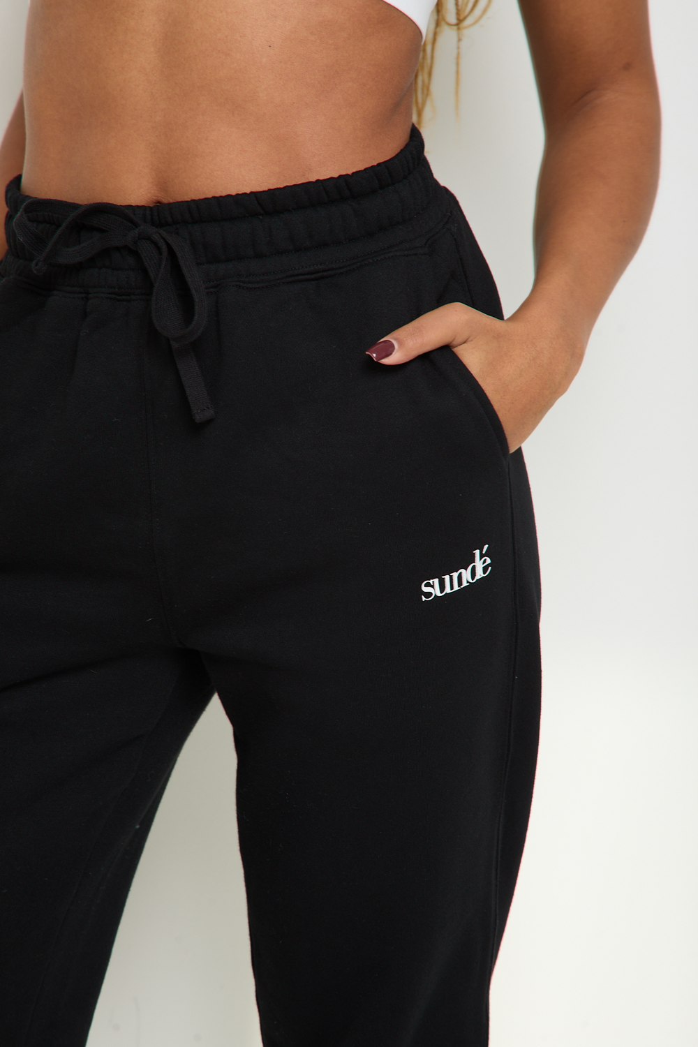 SoftBlend High-Waisted Joggers - Black - Sunde