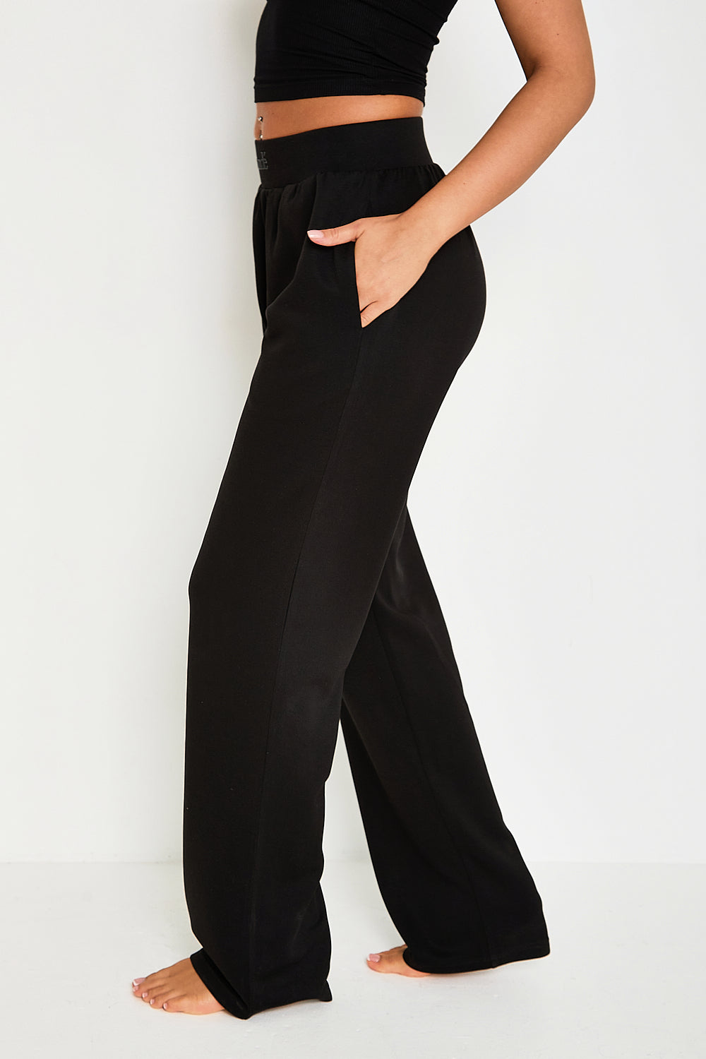 Soft Touch Lounge Flare Jogger - Black - Sunde