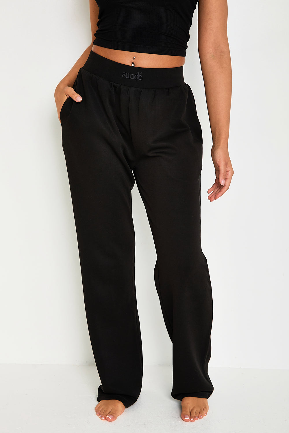 Soft Touch Lounge Flare Jogger - Black - Sunde